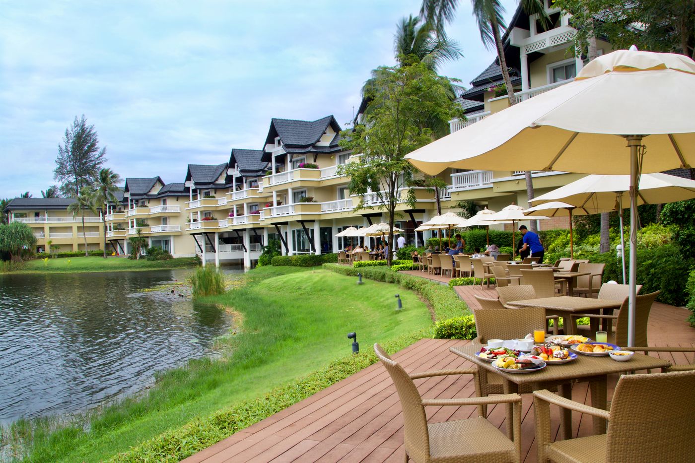 Angsana-Laguna-Phuket-Restaurant-12