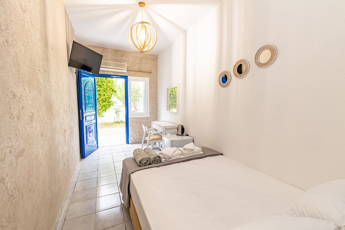 Theo-Bungalows-Room-51