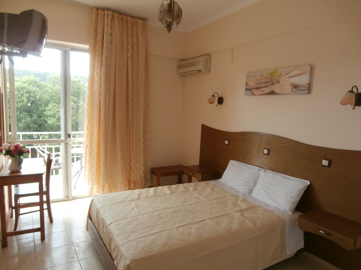 River-Studios-and-Apartments-Room-13