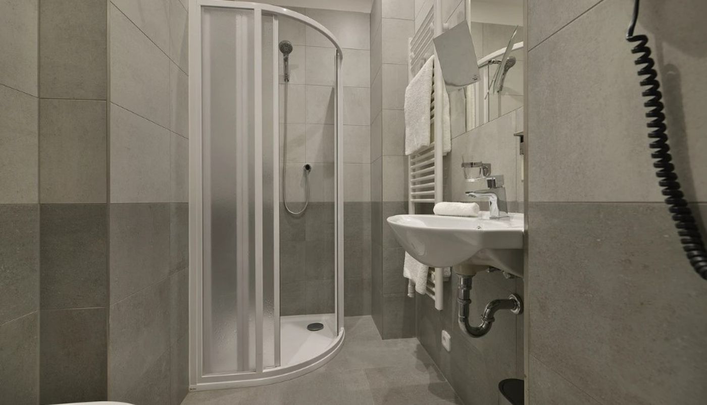 Prague-Season-Room-15