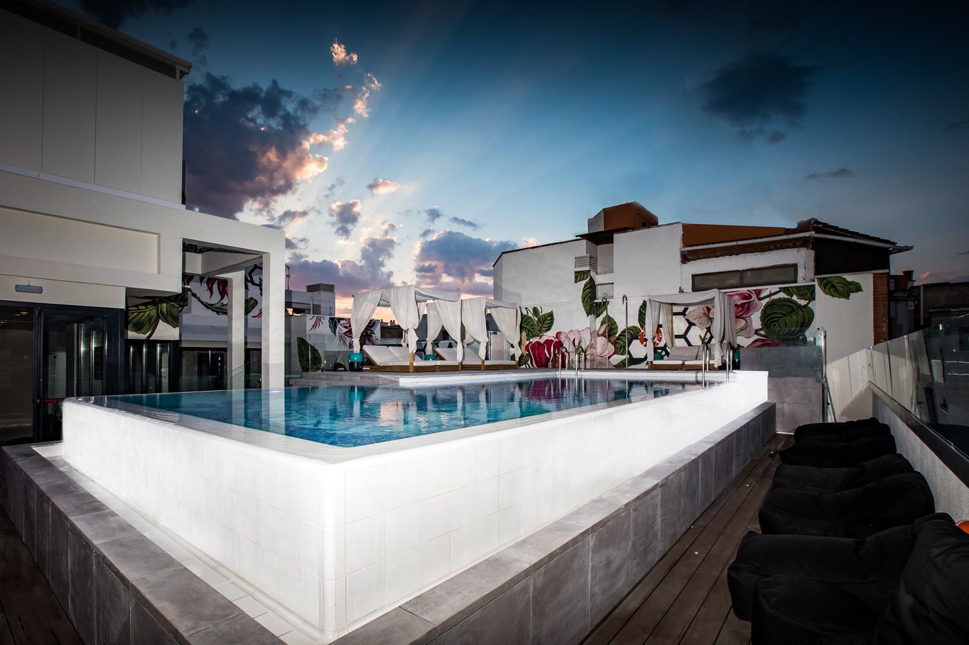 NYX-Hotel-Madrid-by-Leonardo-Hotels-Pool-7