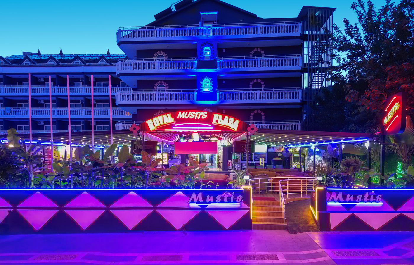 Mustis Royal Plaza