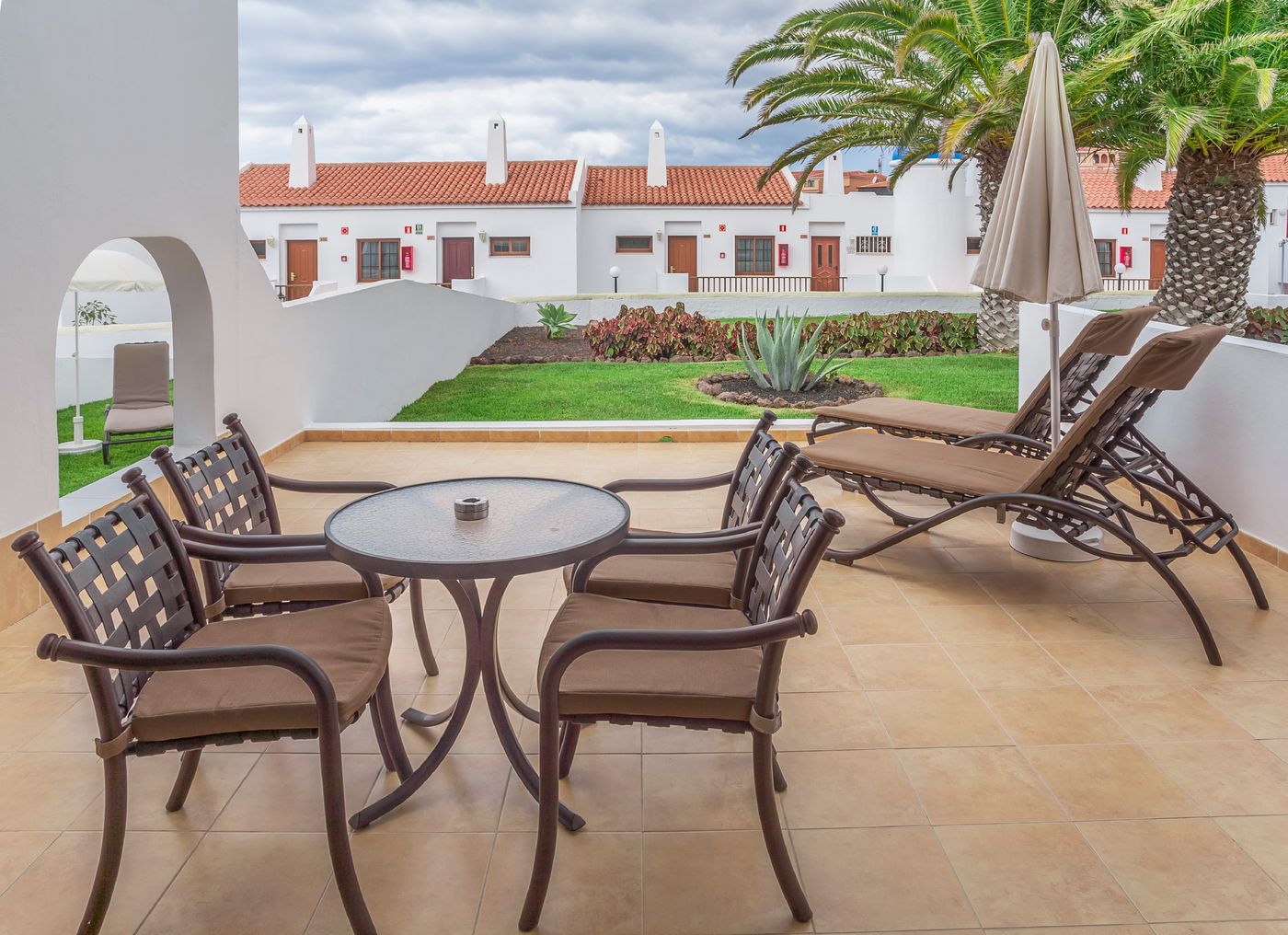 Sunset-View-Club-Room-14