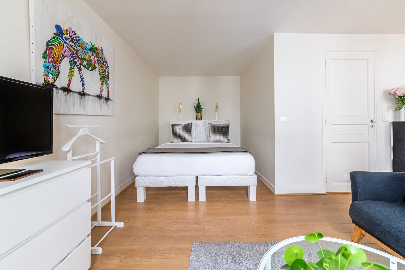 Residence-Bergere---Apartments-Room-40