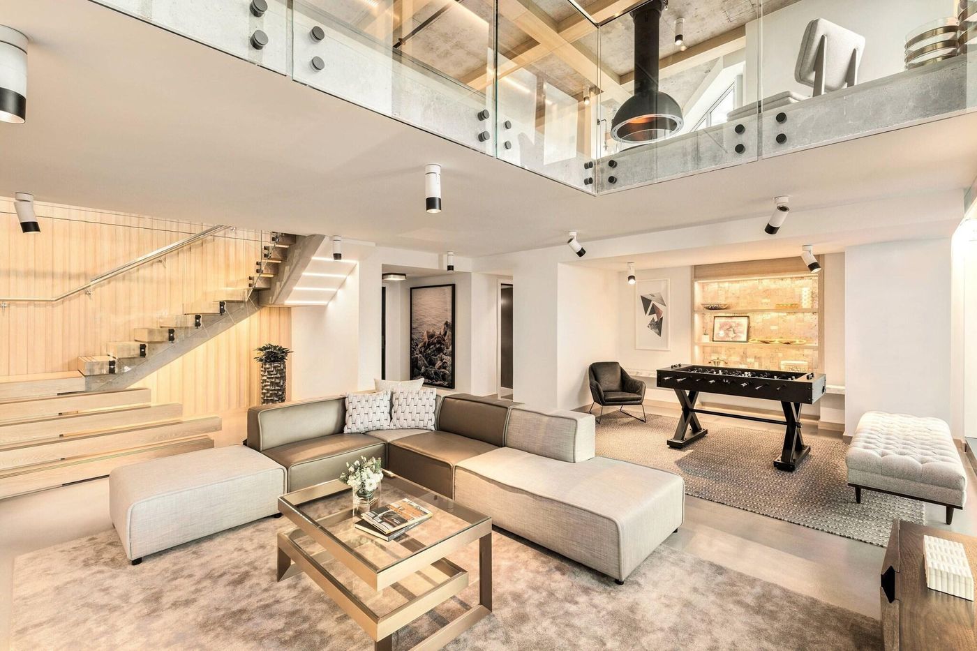 the-DOUGLAS--Autograph-Collection-Room-6