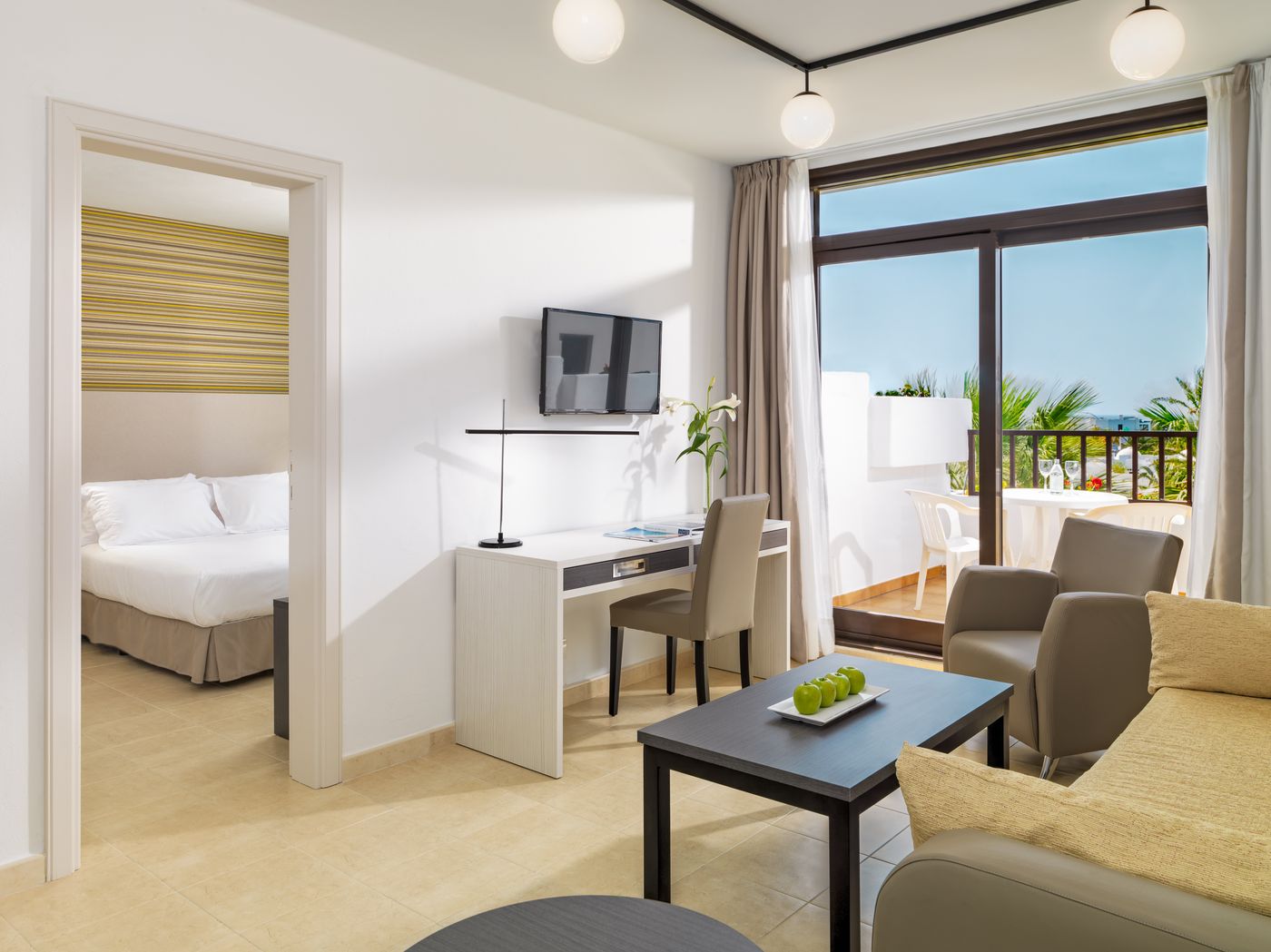 H10-Suites-Lanzarote-Gardens-Room-14