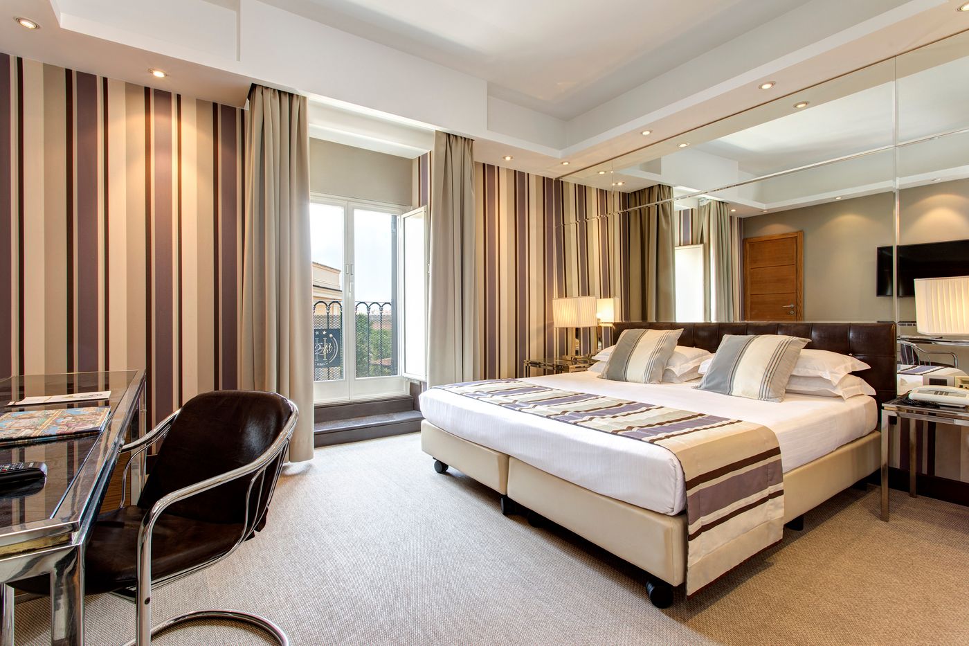 Marcella-Royal-Rooftop-Garden-Room-12