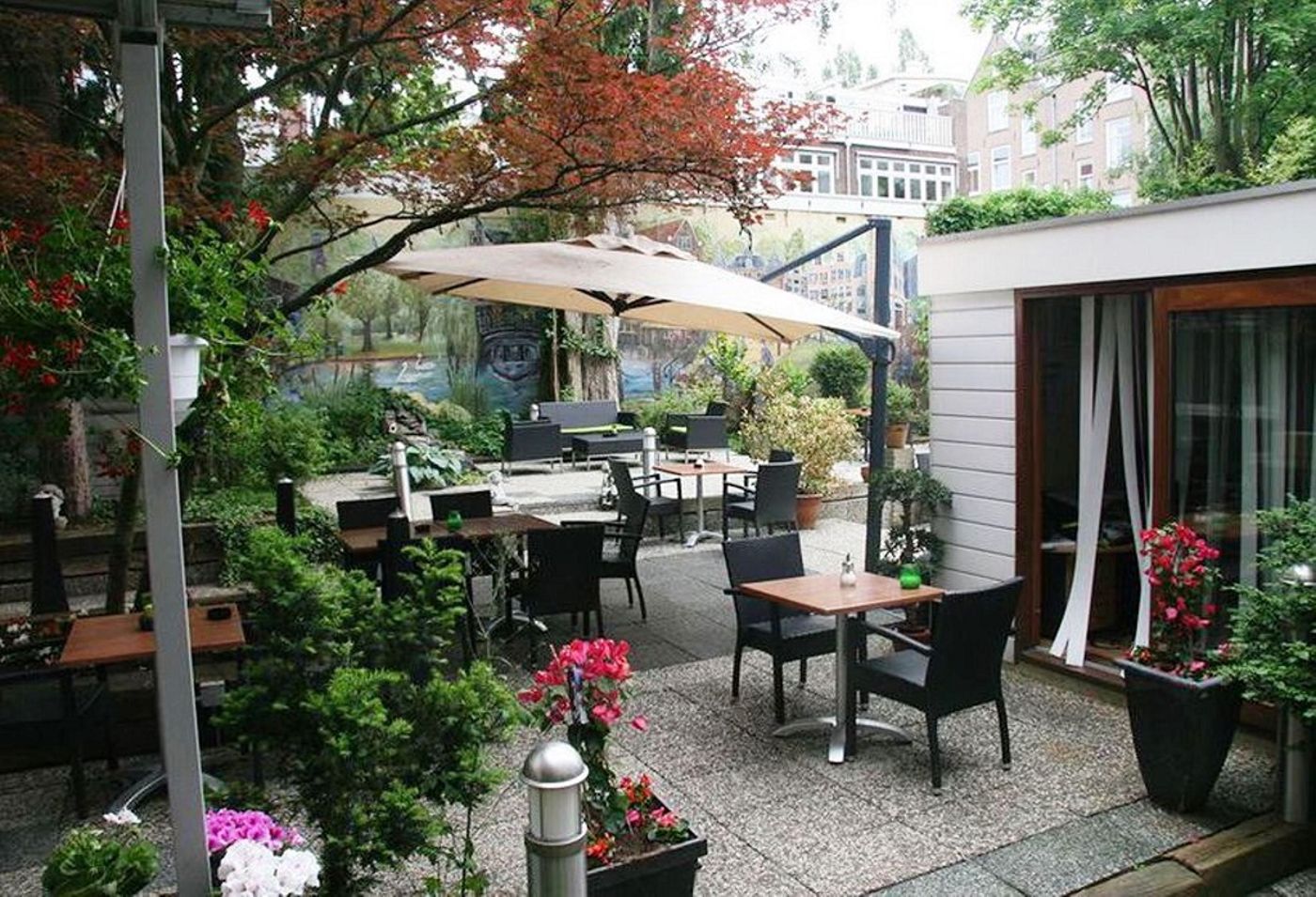 Huygens-Place-Terrace-10