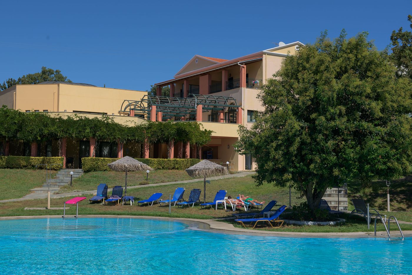 Century-Resort-Apartments-Pool-2