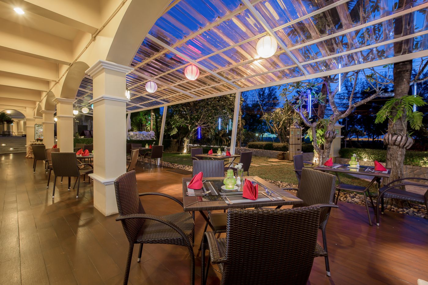 Front-Village-Restaurant-19