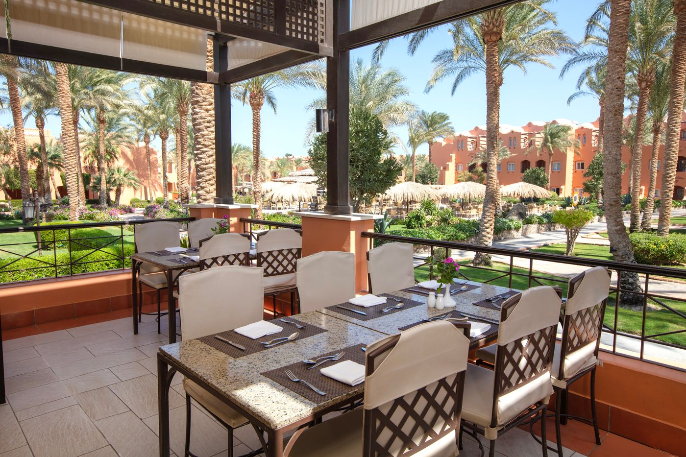 Jaz-Makadi-Oasis-resort---Club-Restaurant-8