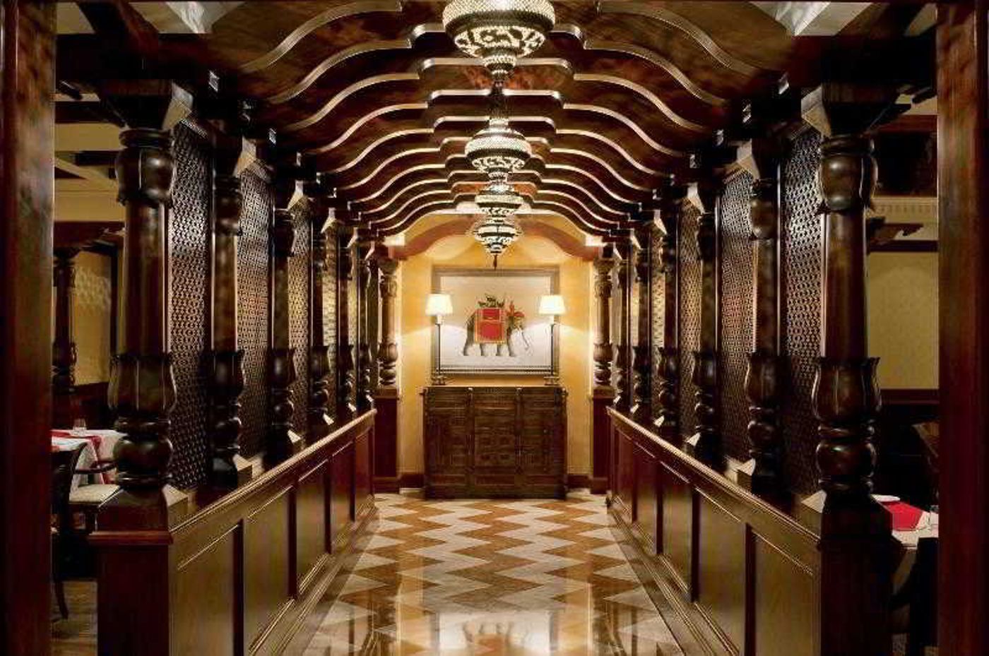 Sheraton-Dubai-Creek-Hotel-and-Towers-Restaurant-58