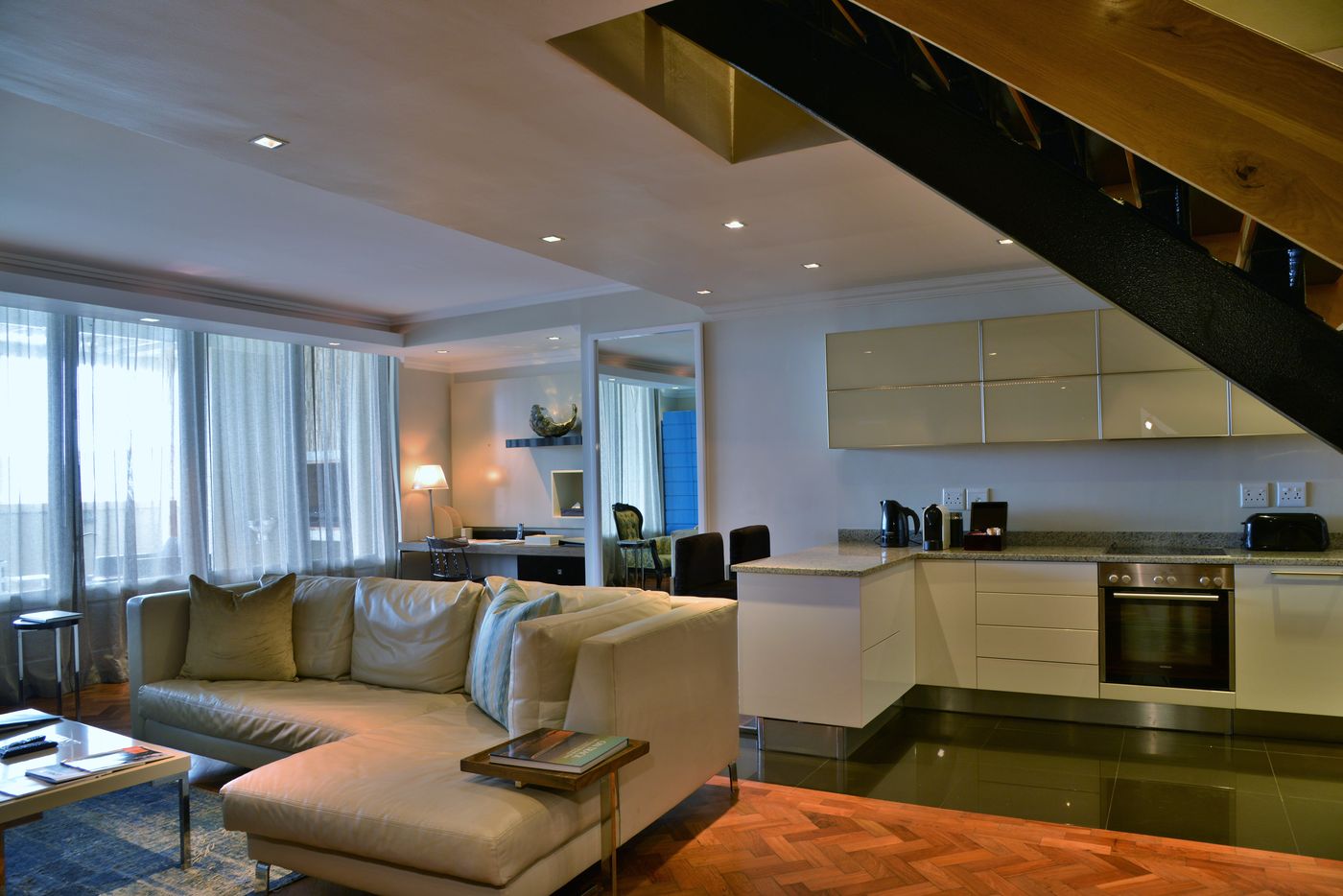 Cape-Royale-Luxury-Hotel-Room-14