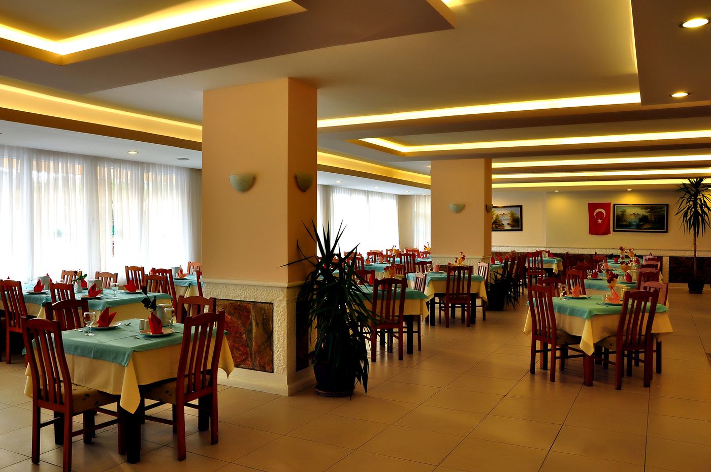 Cinar-Family-Suites-Restaurant-52