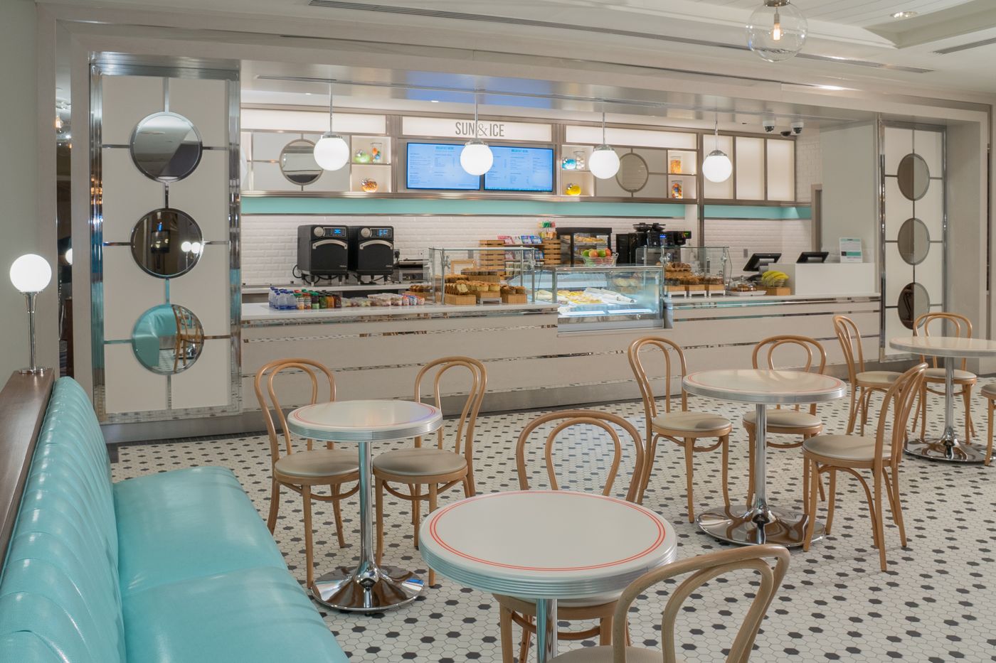 The-Coral-at-Atlantis-Bar-38