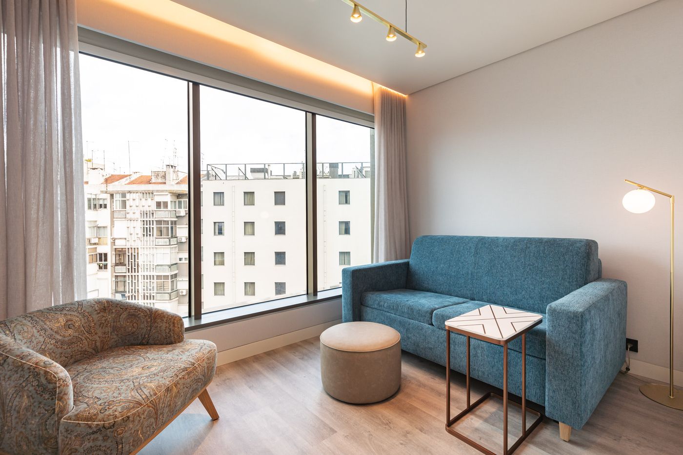 Luster-Hotel-Room-27