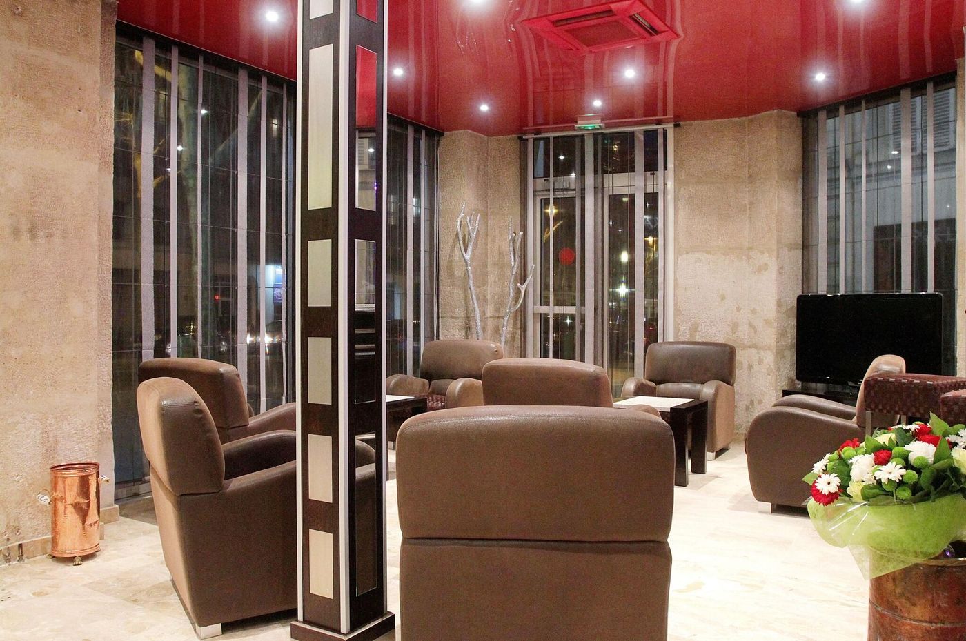 Grand-Hotel-Francais-Lobby-13