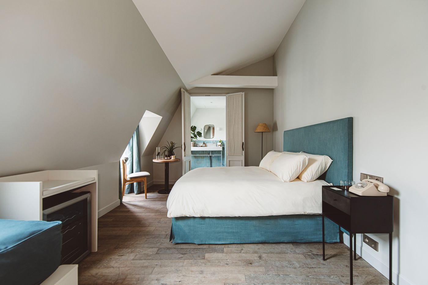 Hoy-Paris-Room-15