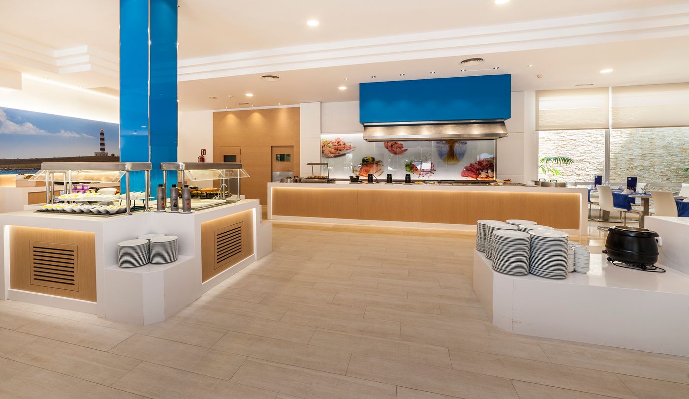 Globales-Lord-Nelson-Restaurant-28