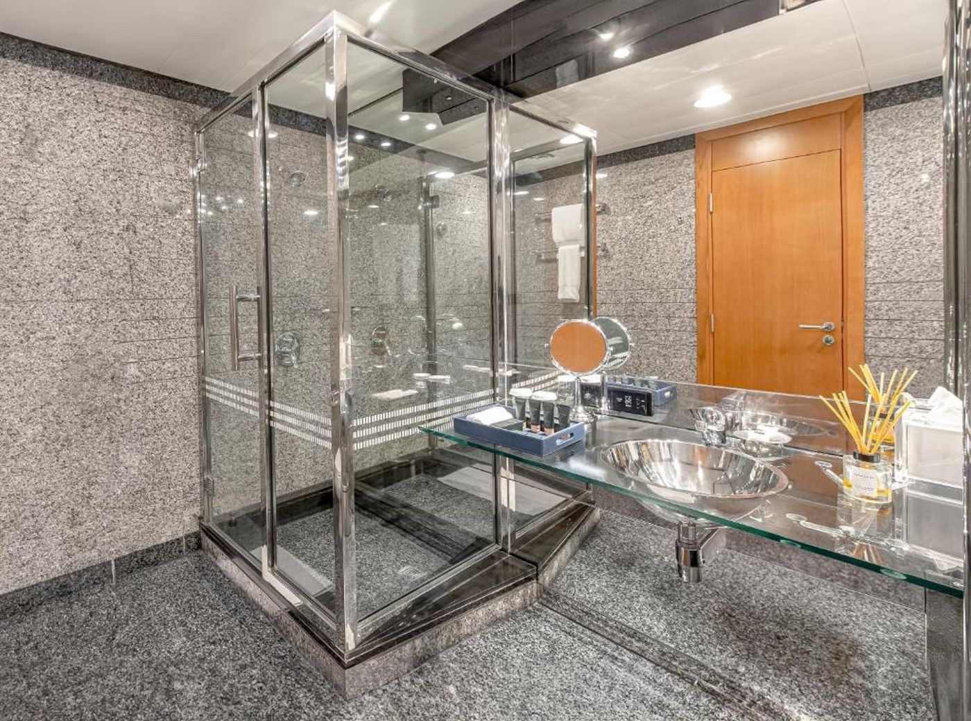 Hilton-Dubai-Creek-Room-25