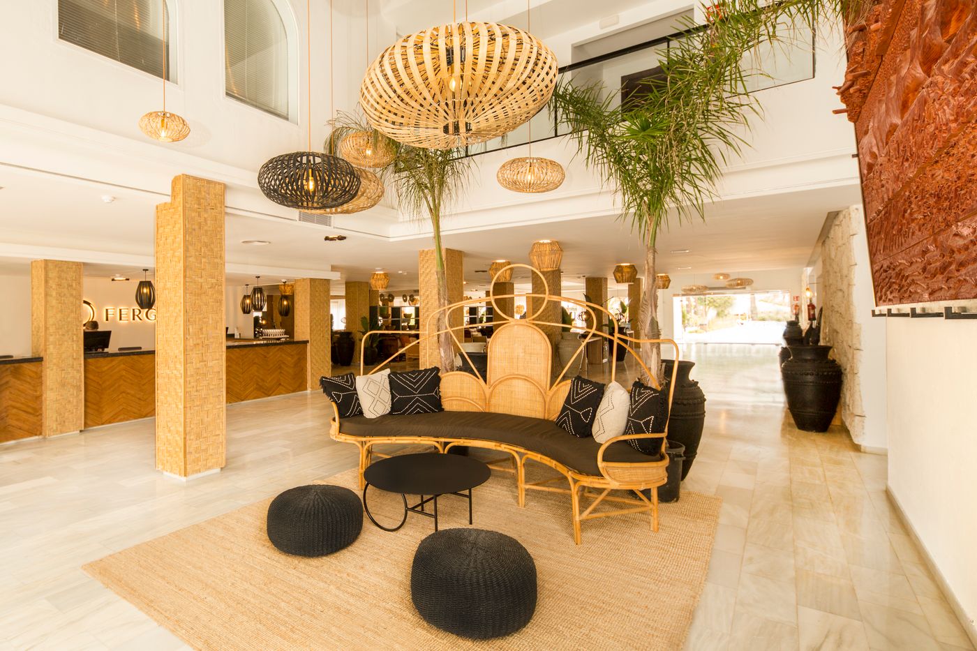 Club-Bahamas-Ibiza-Lobby-50