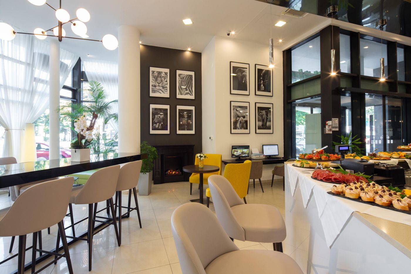 Holiday Inn Turin-Corso Francia - Italy - TURIN - Bar - 2