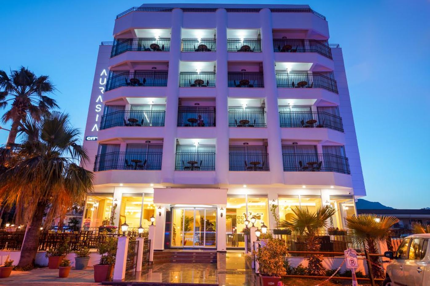 Aurasia Seaside Hotel