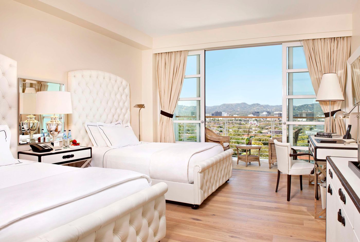 Cameo-Beverly-Hills-Room-25