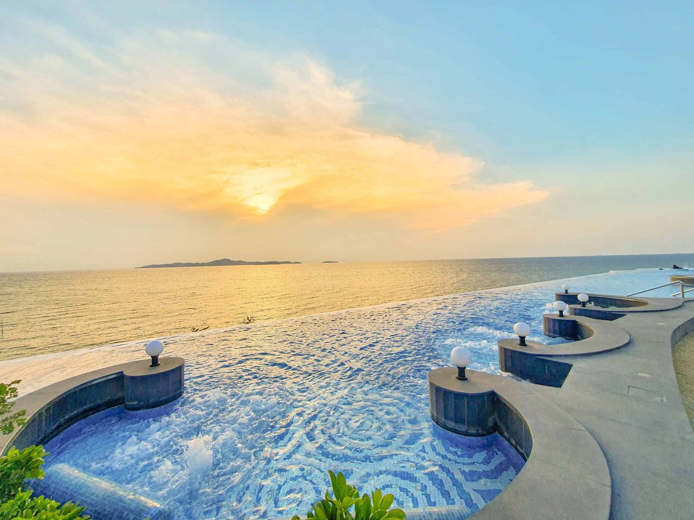 Royal Cliff Beach Hotel