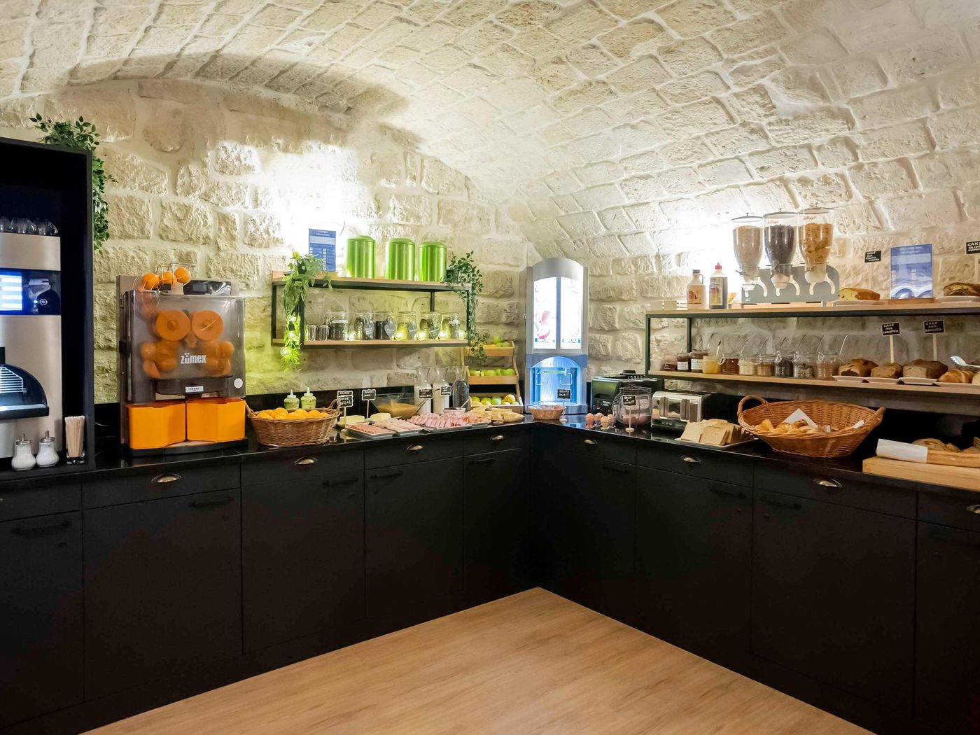 ibis-Styles-Paris-Batignolles-Restaurant-51