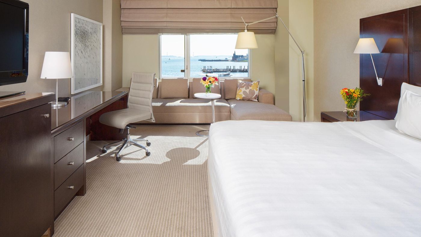 Hyatt-Regency-Jersey-City-on-the-Hudson-Room-6