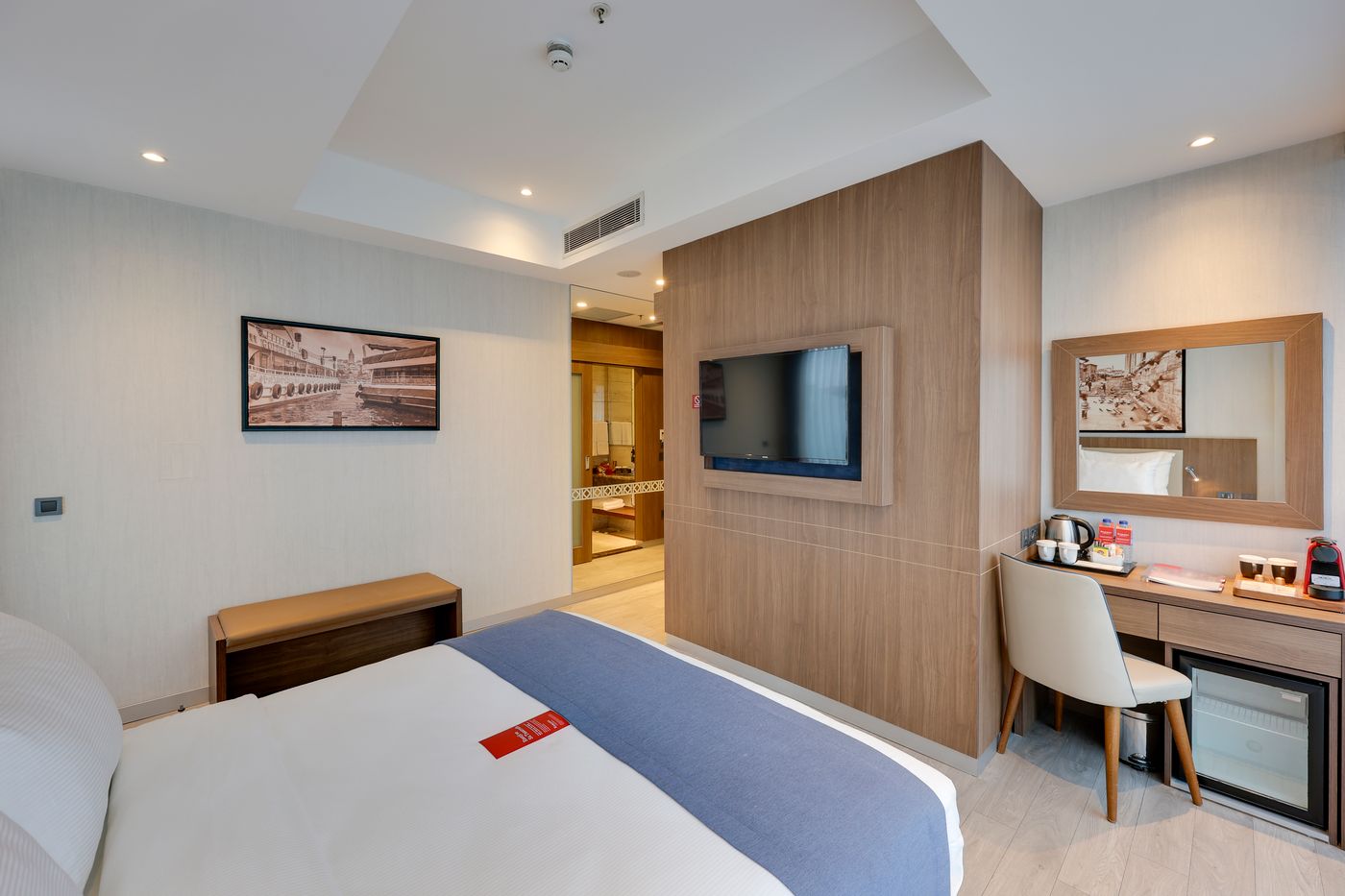 Ramada-Istanbul-Old-City-Room-25