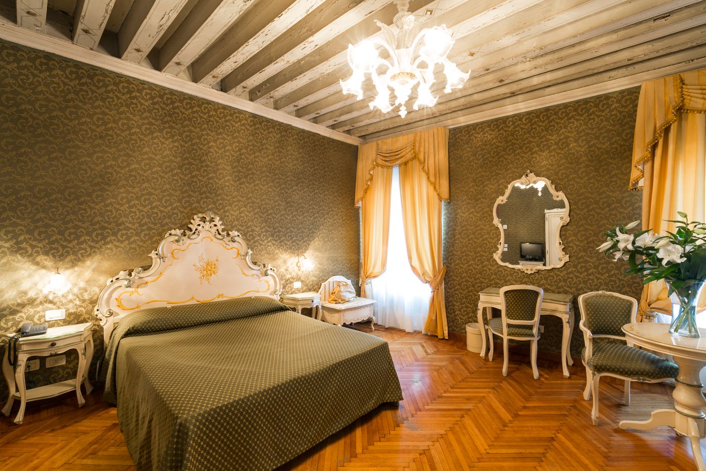 Palazzo-Guardi-Room-27