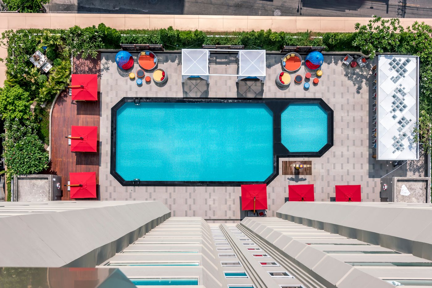 Mercure-Bangkok-Sukhumvit-11-Pool-66