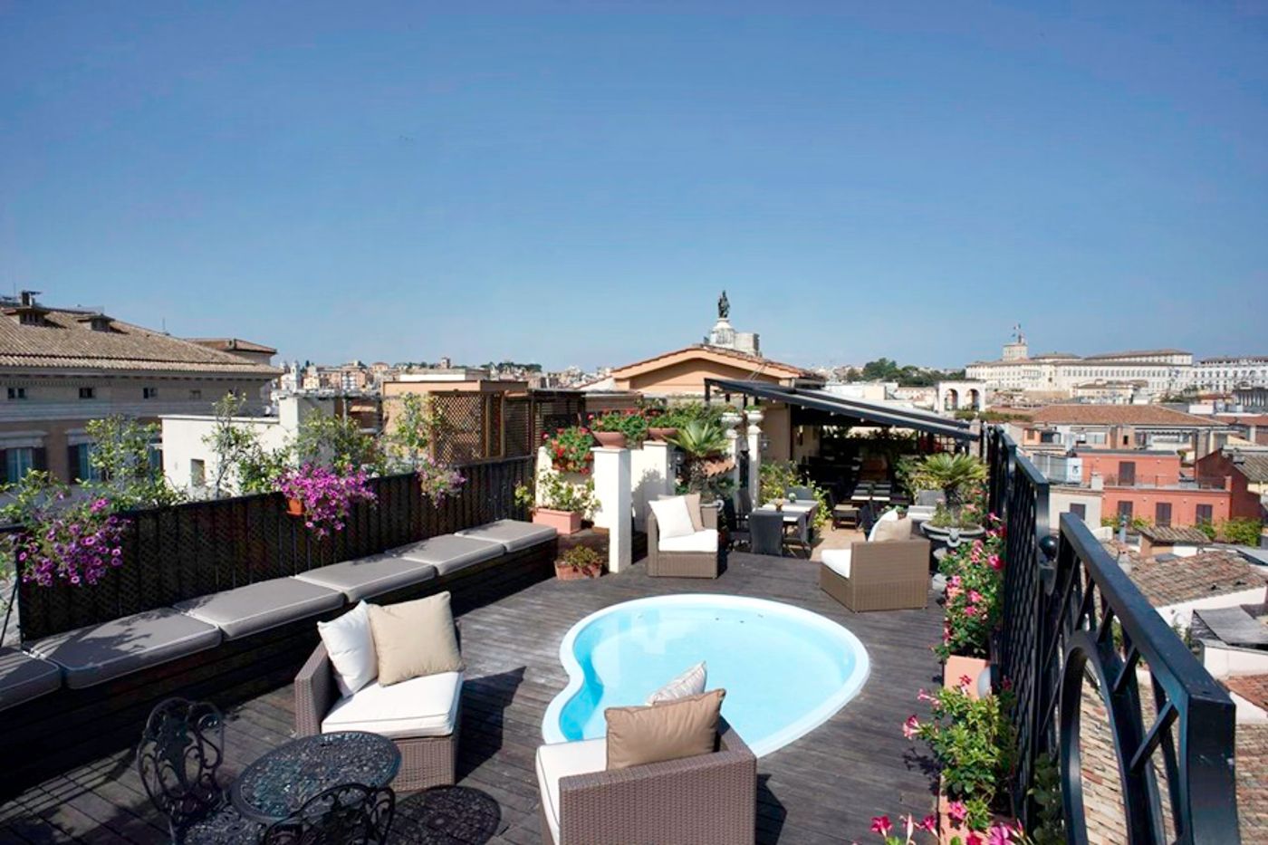 Colonna-Palace-General-view-38