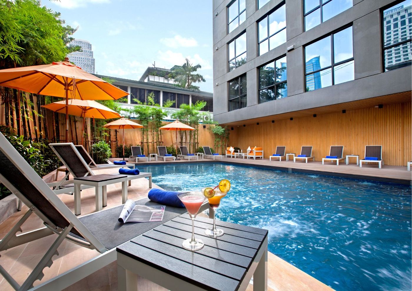 Galleria-12-Sukhumvit-Bangkok-by-Compass-Hospitali-Pool-1