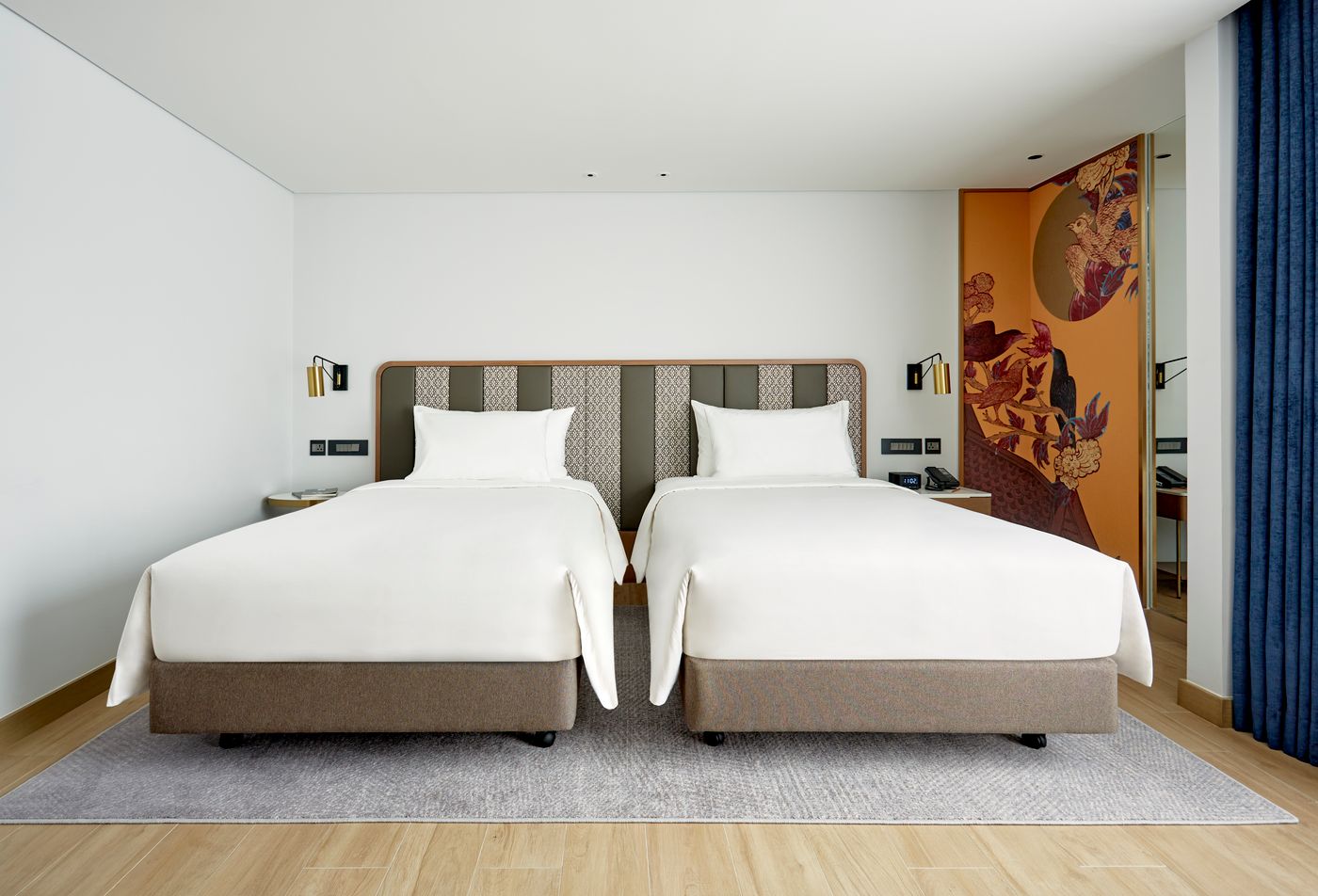 Montien-Hotel-Surawong-Room-29