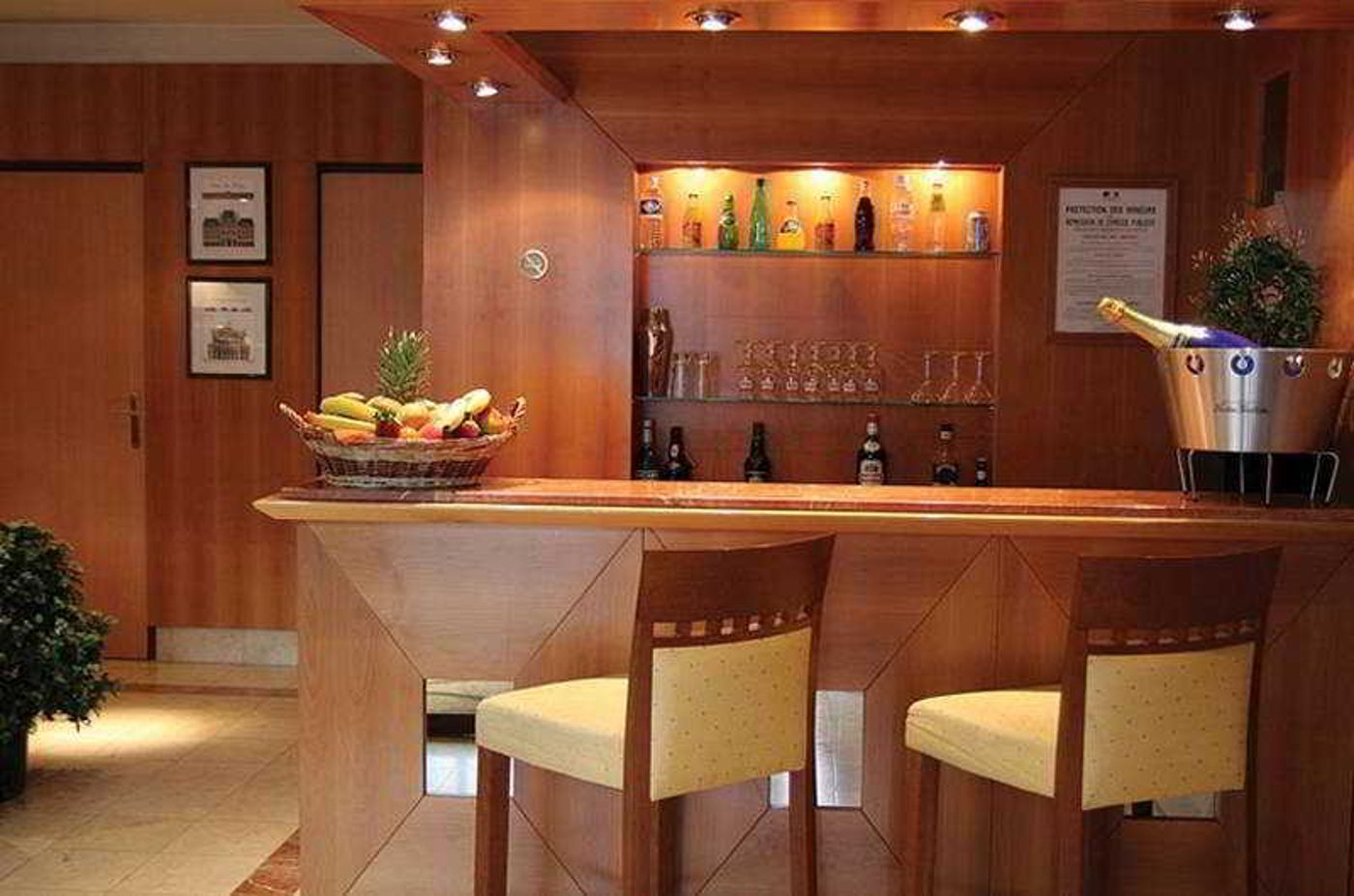 Hotel-Le-209-Paris-Bercy-Bar-18