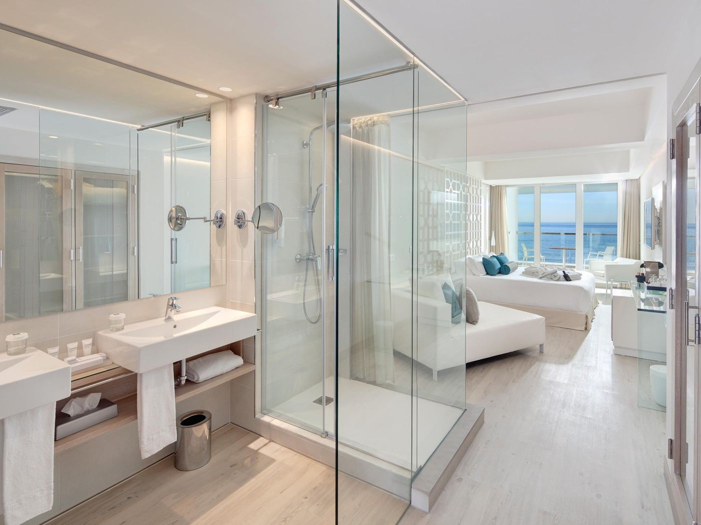 Am----re-Marbella-Beach-Hotel-Room-39