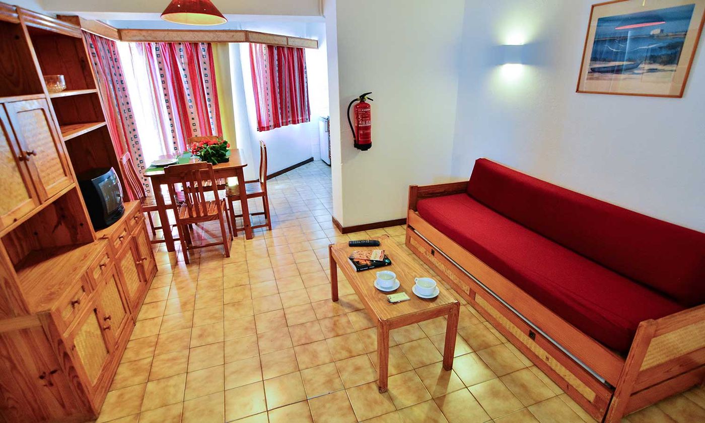 Clube-Praia-da-Rocha-Room-8