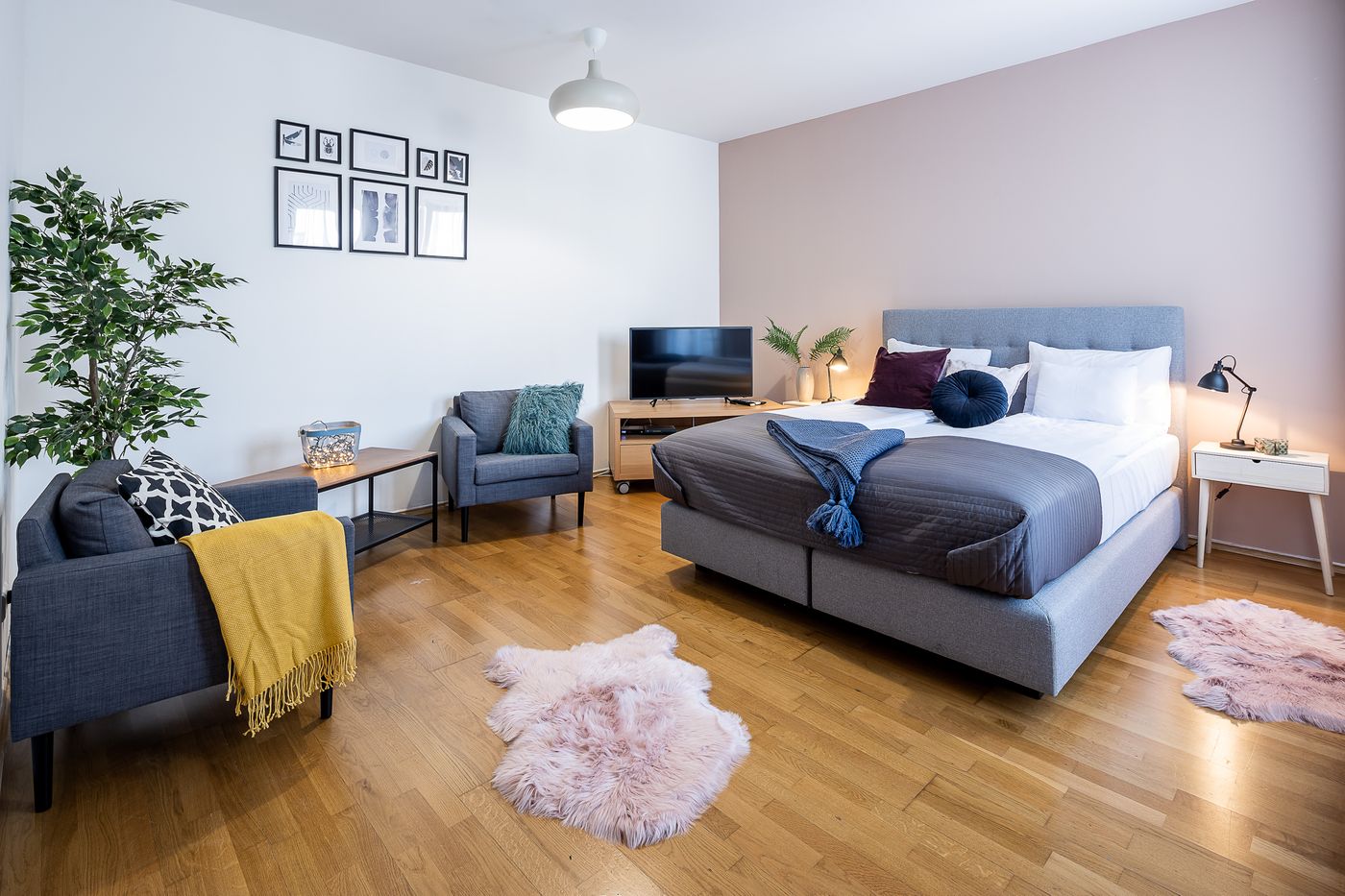 Vagabond-Downtown-Room-9