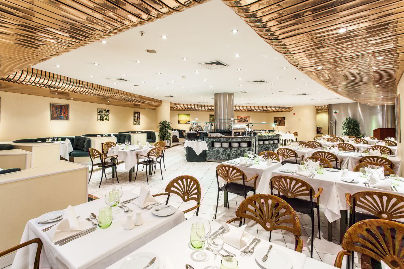 Holiday-Inn-Lisbon-Continental-Restaurant-43