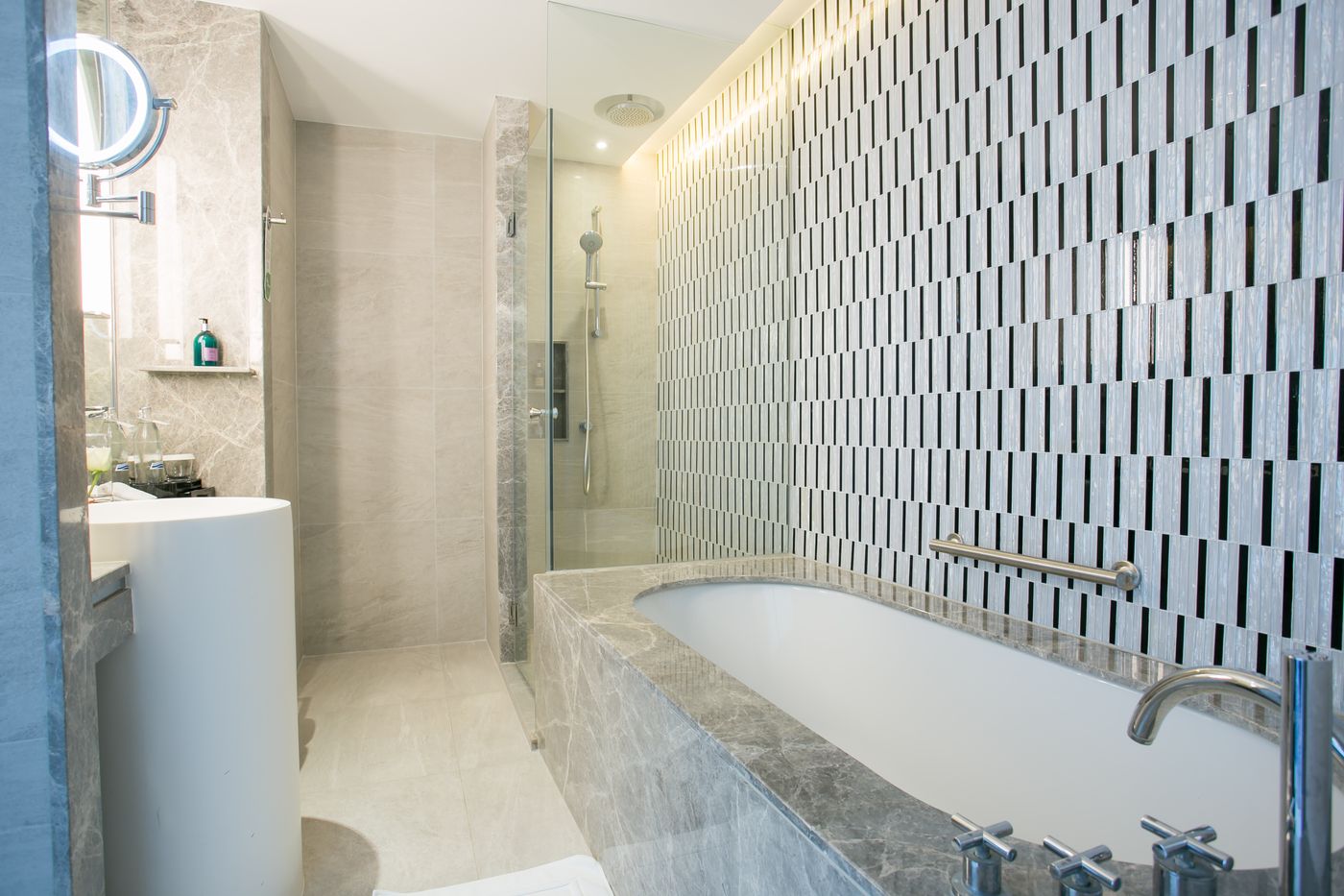 Centara-Grand-at-CentralWorld-Room-79