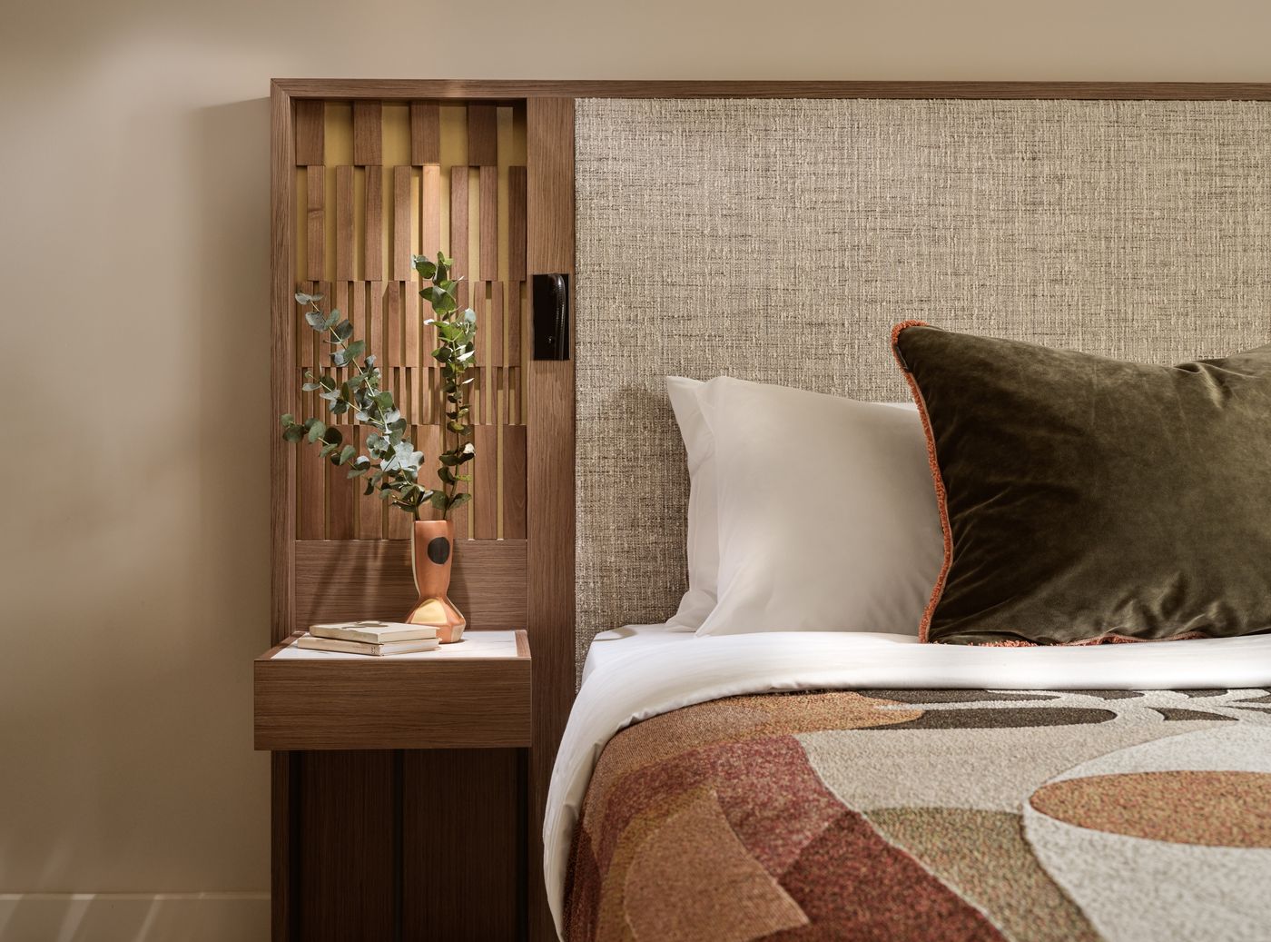 Eagles-Palace-Room-45