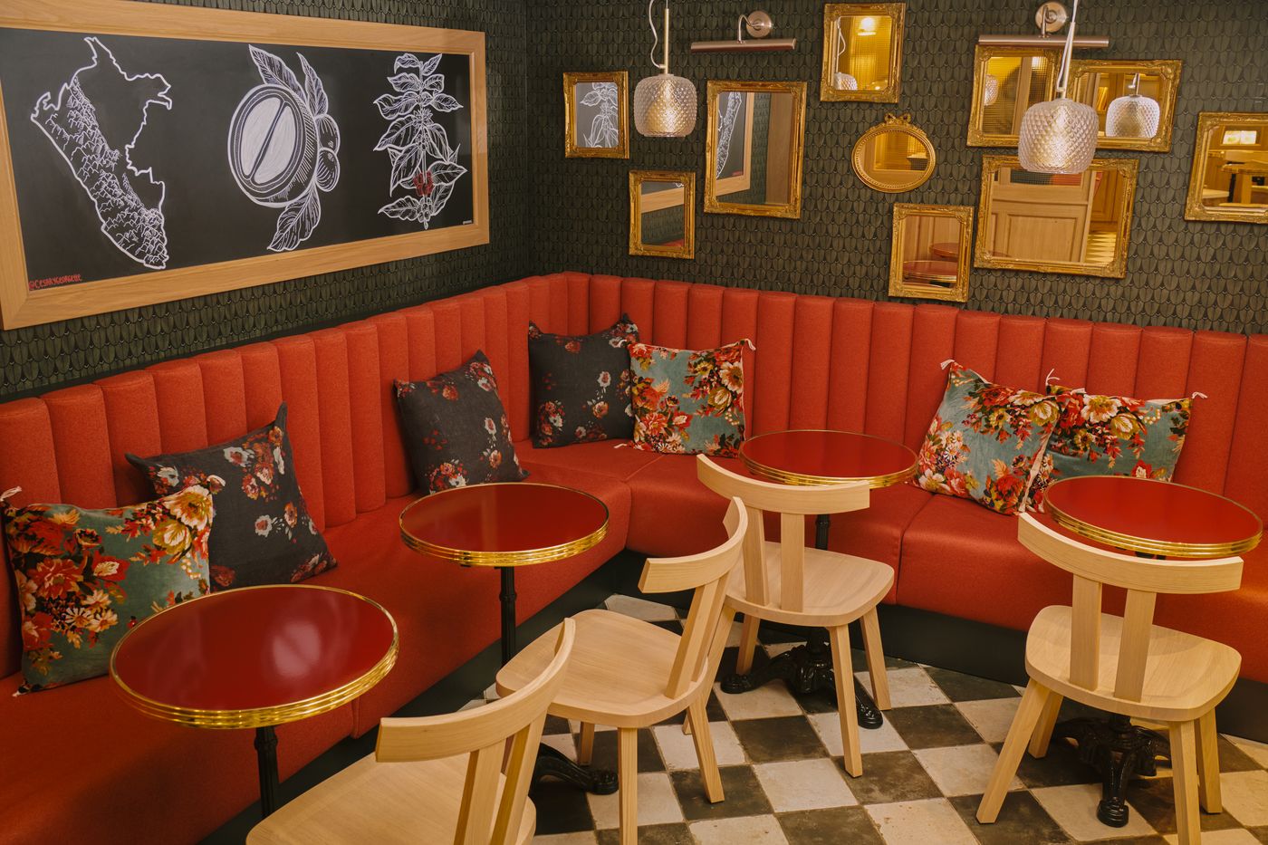 Pavillon-Louvre-Rivoli-Lobby-6