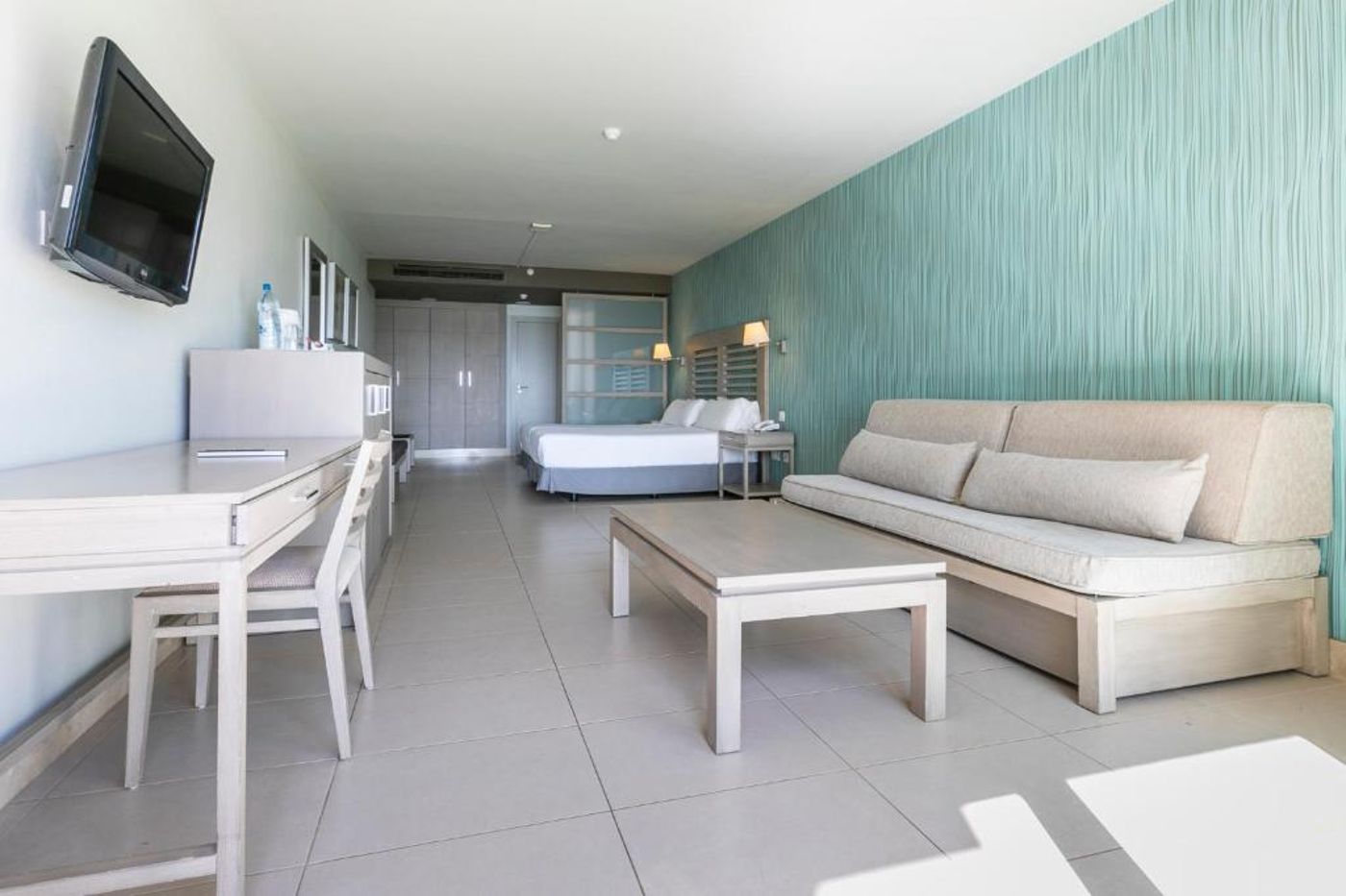 HD-Beach-Resort-Room-32