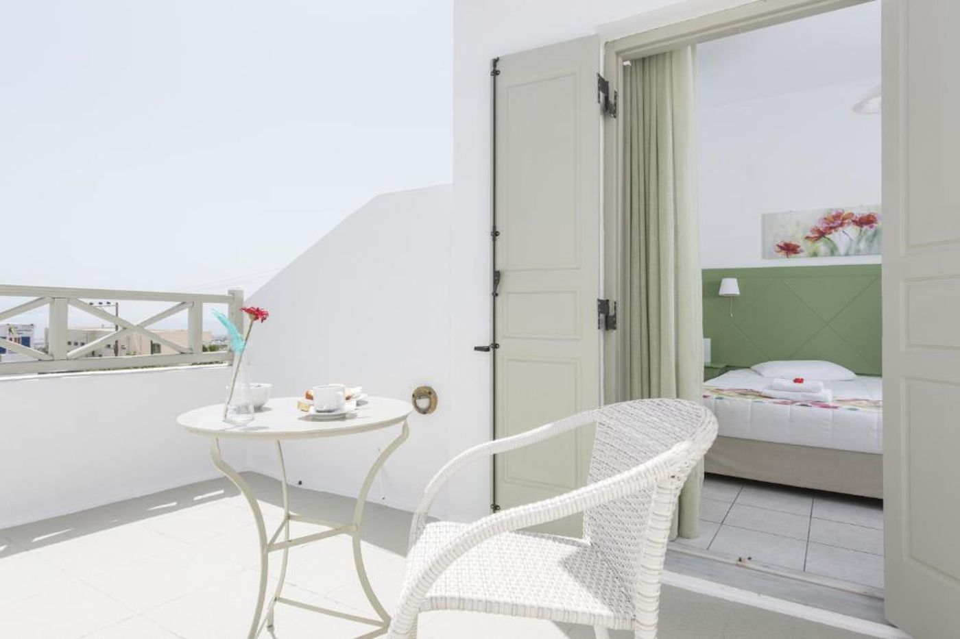 Nissos-Thira-Room-30