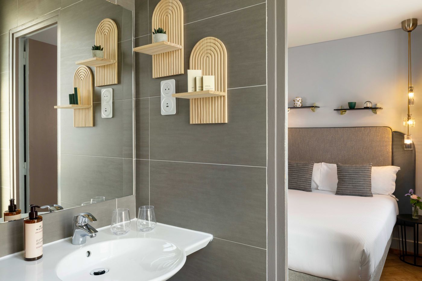 Eiffel-Saint-Charles-Room-23