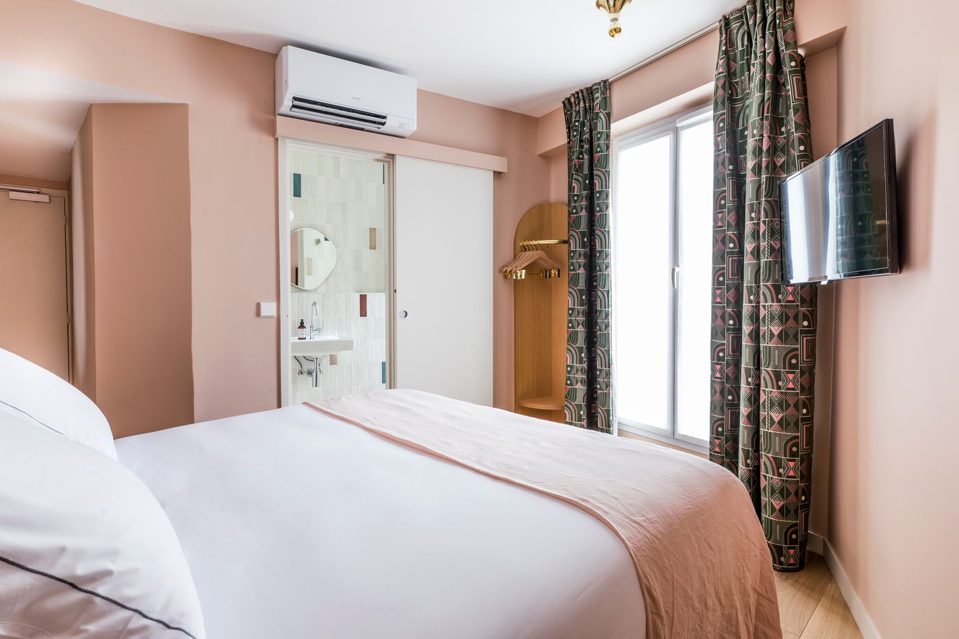 Hotel-Ami---Orso-Hotels-Room-12