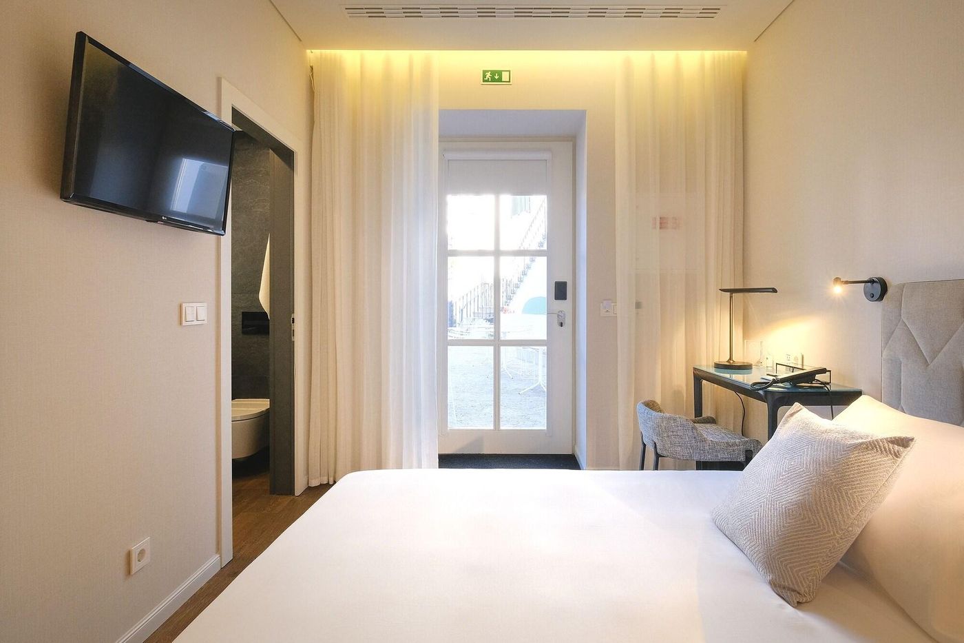 Mourasuites-Hotel-Room-27